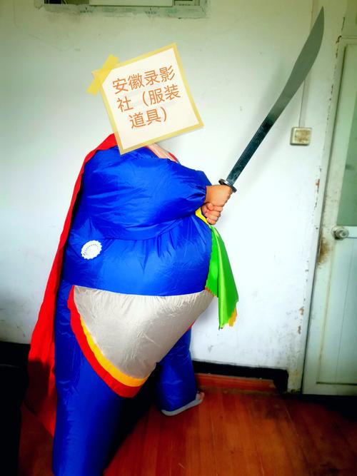 缤纷装扮，轻松租赁——卡通人偶、婚纱礼服、演出服装、玩偶服一站式出租